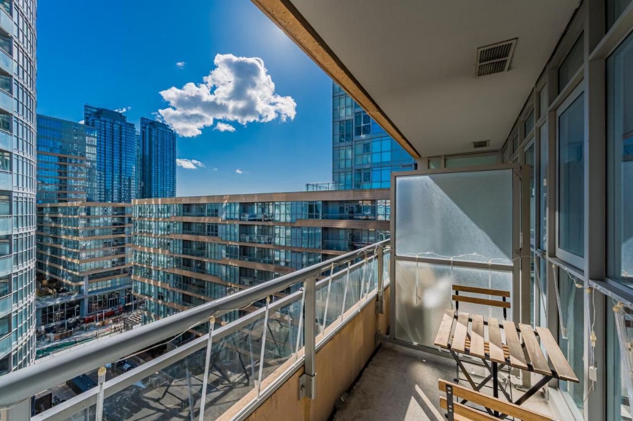 Leckie Luxurious Suites Toronto Exterior foto